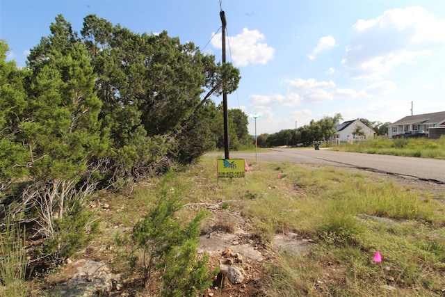 Listing photo 2 for 311 Big Bend Dr, Canyon Lake TX 78133