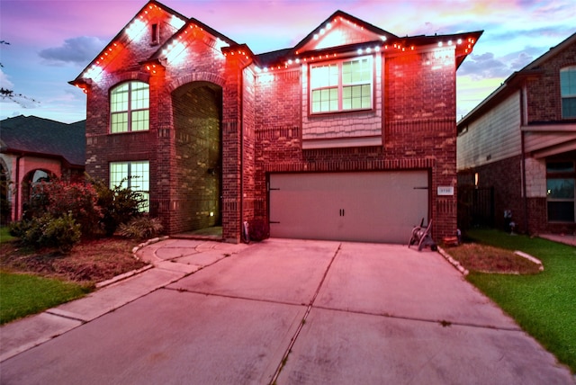 view of front facade featuring a garage