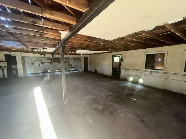 903 Mercer St, Quanah, TX 79252 - view of garage