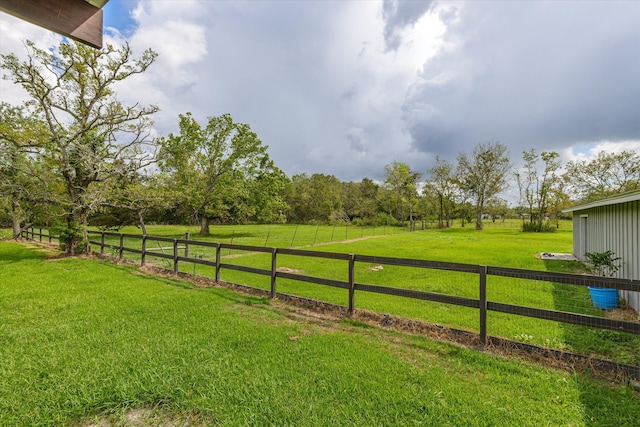 view of yard featuring a rural view