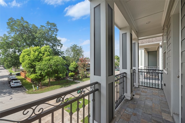 balcony featuring covered porch