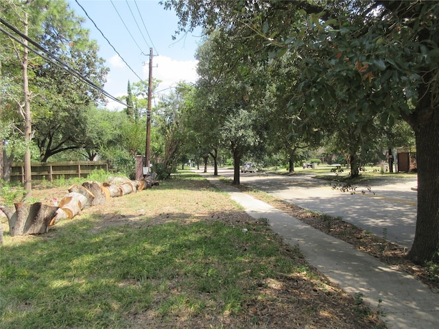 Listing photo 3 for 9214 Westview Dr, Houston TX 77055