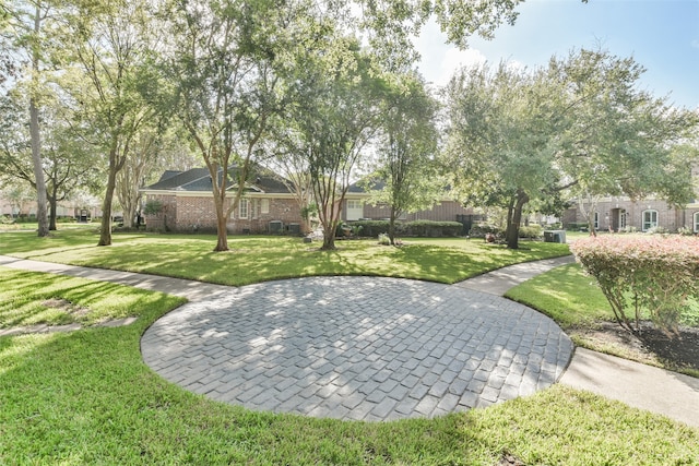 exterior space featuring a front yard