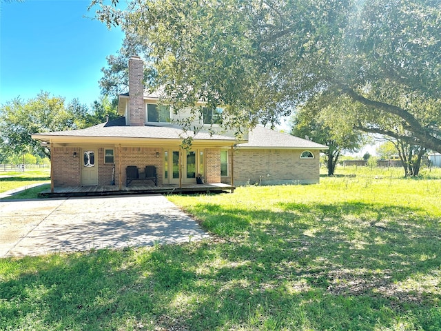 view of front of house with a front yard