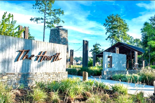 view of community / neighborhood sign