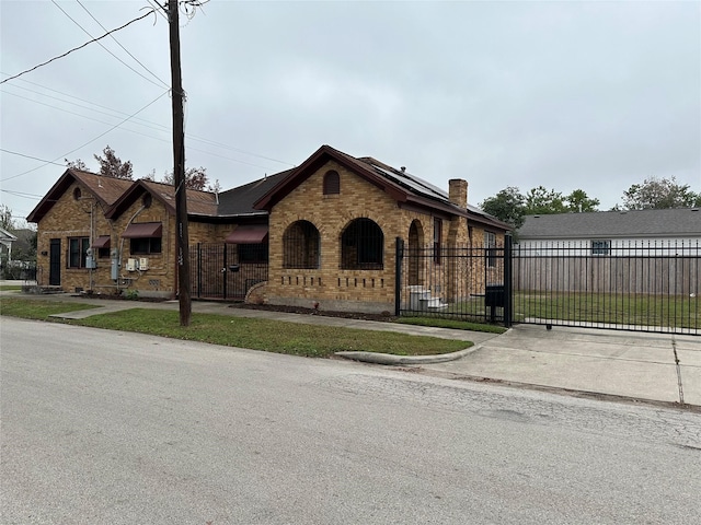 view of front of house featuring a porch