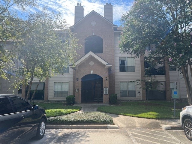 view of building exterior