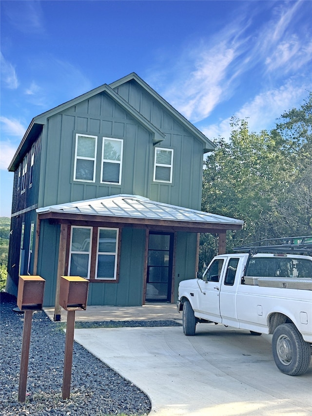 view of front of house with covered porch