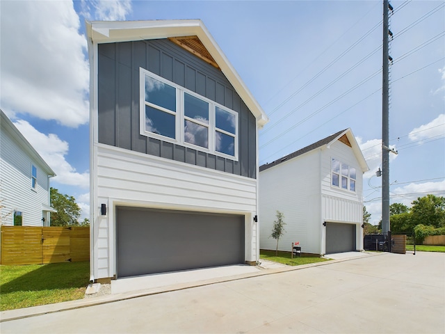 view of front of house featuring a garage