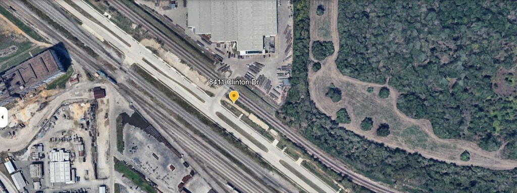8411 Clinton Dr, Houston, TX 77029