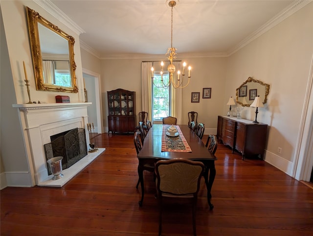 dining space featuring crown molding, dark hardwood / wood-style floors, and a notable chandelier