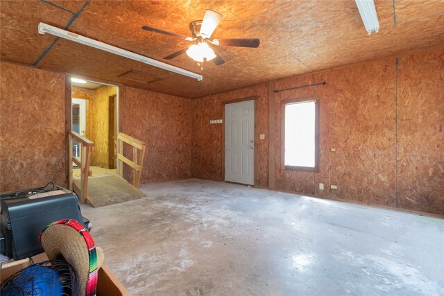 garage with ceiling fan