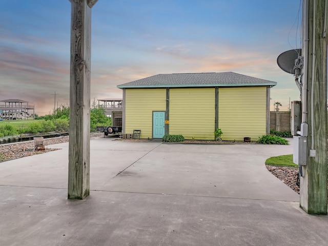 1038 Elizabeth St, Gilchrist, TX 77617 - view of garage