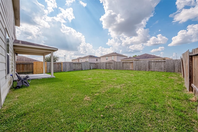 view of yard featuring a patio