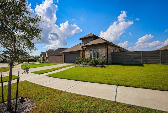 view of front of property with a front yard