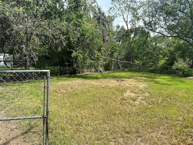 Listing photo 2 for 0 E Peach St, Angleton TX 77515