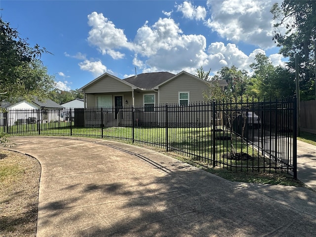 exterior space featuring a front yard