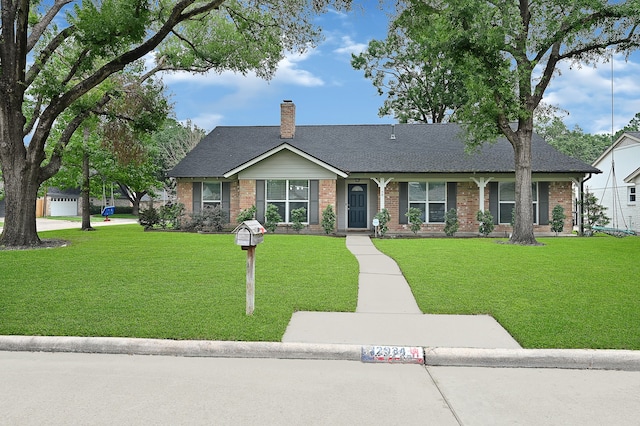 view of front of house featuring a front yard