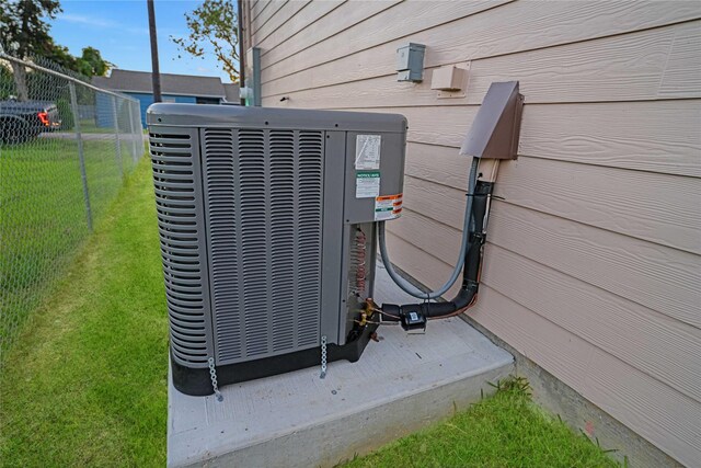 725 A Ave, La Marque, TX 77568 - exterior view of central air condition unit and fence