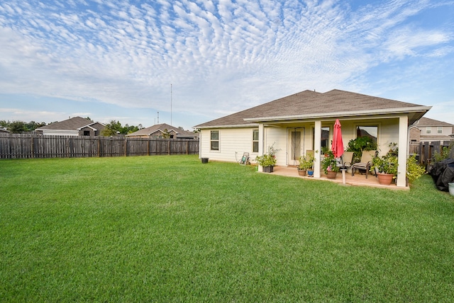 view of yard with a patio