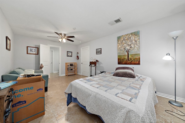 bedroom with ceiling fan