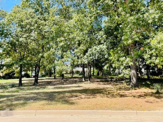 Listing photo 2 for 2835 Stewart Way, Tyler TX 75709