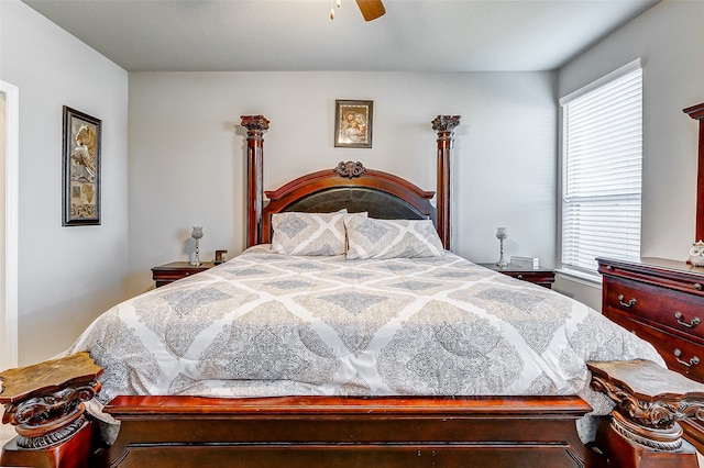 bedroom with ceiling fan