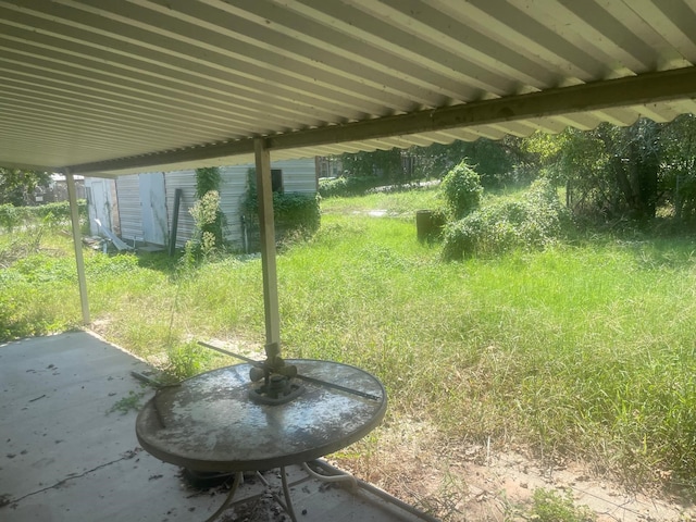 view of yard featuring a patio area