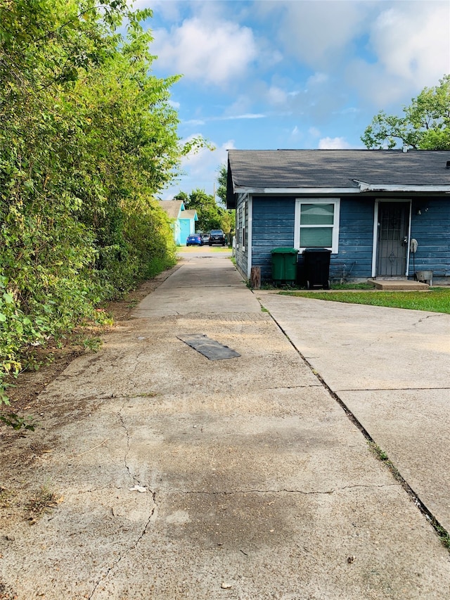 view of home's exterior