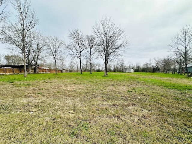 Listing photo 2 for 48 County Road 480, Dayton TX 77535