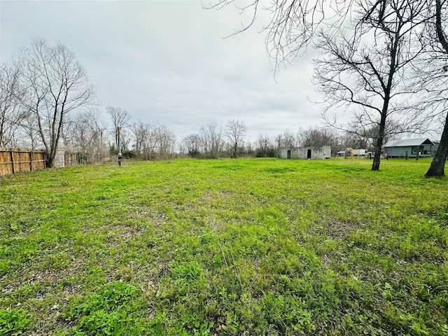 Listing photo 3 for 48 County Road 480, Dayton TX 77535