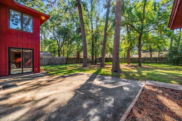 view of yard with a patio