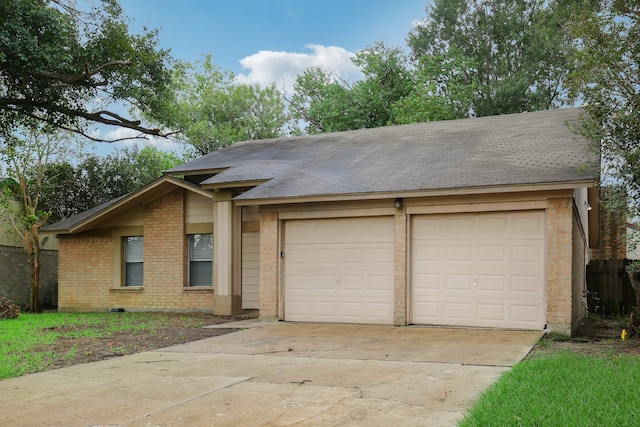 view of front facade featuring a garage