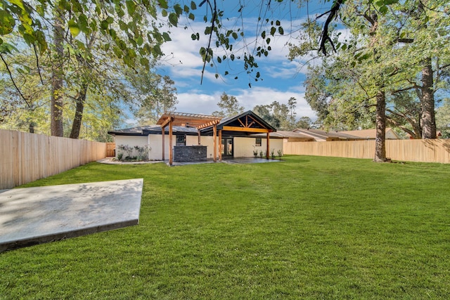 view of yard with a patio area