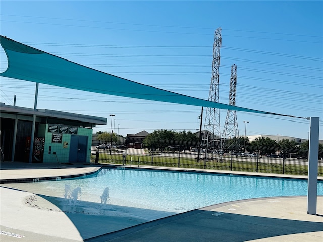 view of swimming pool