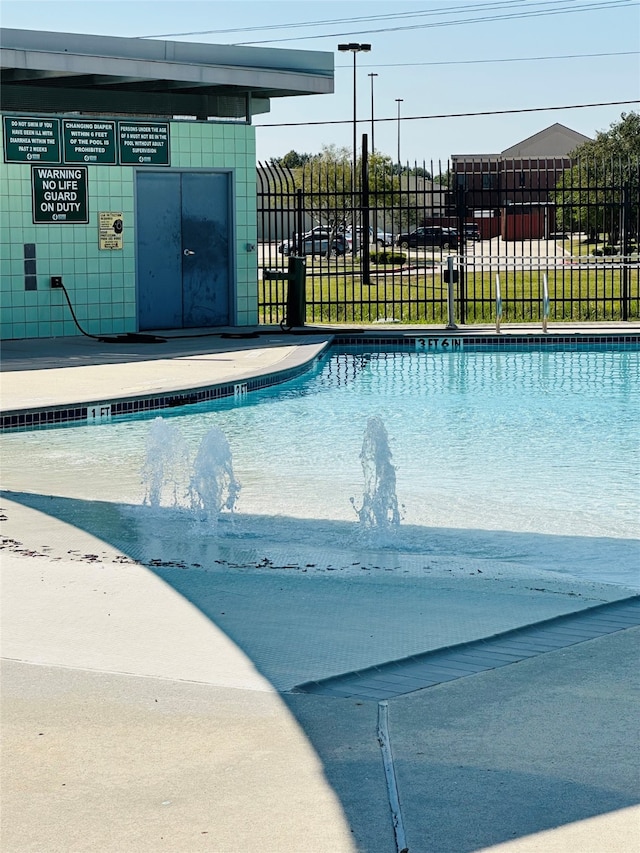 view of swimming pool