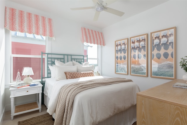 bedroom with ceiling fan