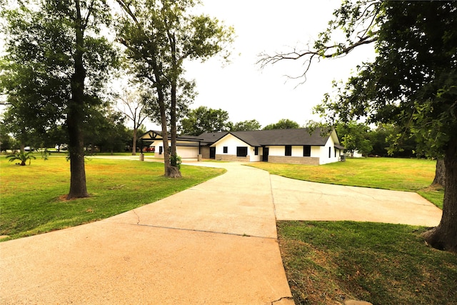 view of front of house with a front lawn