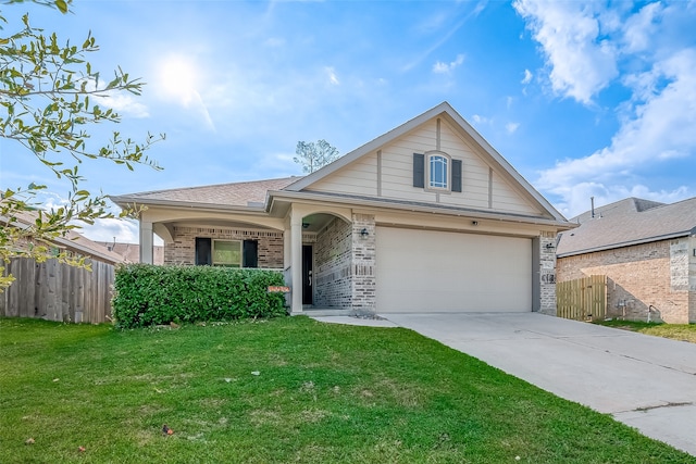 ranch-style home featuring a front lawn