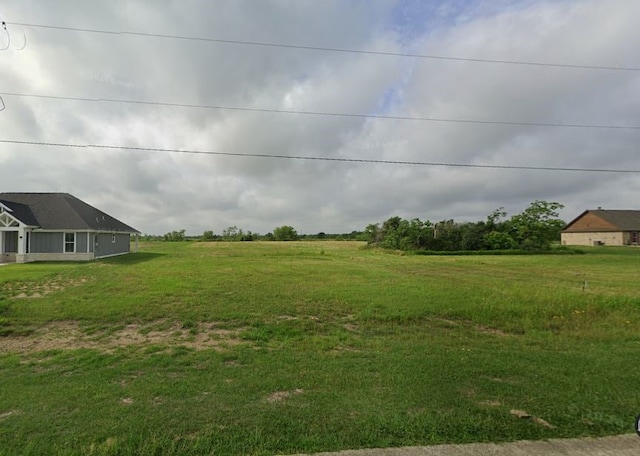 Listing photo 3 for 725 Buffalo Trl, Angleton TX 77515