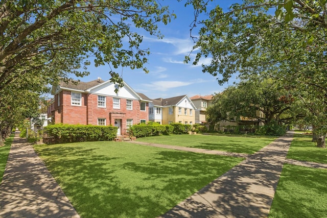 view of front of house featuring a front yard