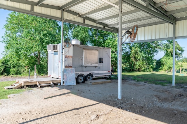 Listing photo 3 for 1017 N Tinkle Ln, Crystal Beach TX 77650