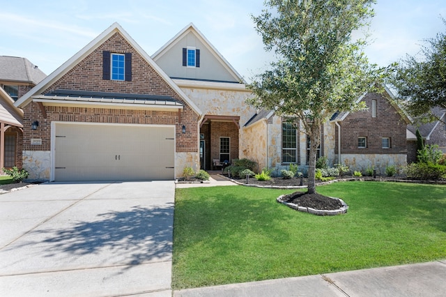 view of front of home featuring a front lawn