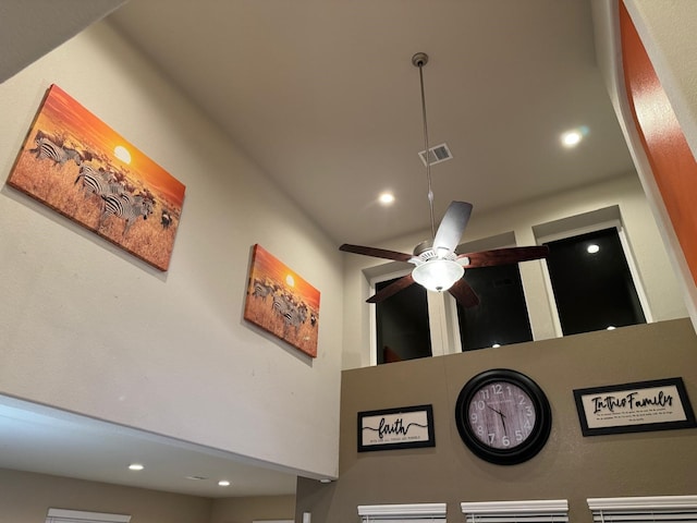 room details with ceiling fan