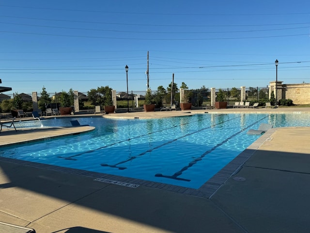 view of swimming pool