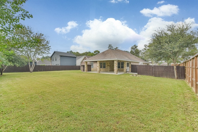 view of yard with a patio