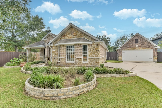 view of front of home featuring a front lawn