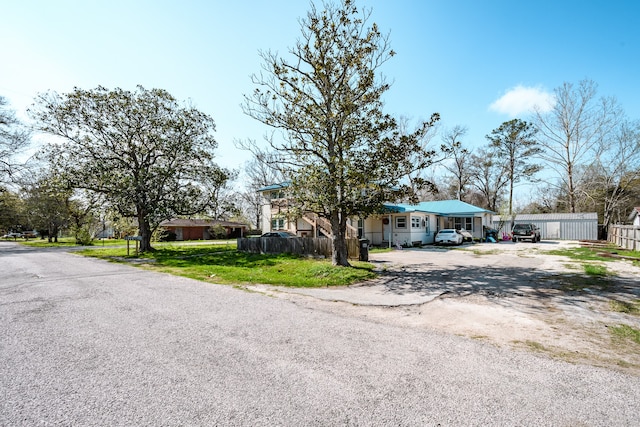 view of front of property