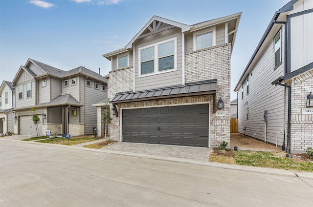 view of front facade featuring a garage