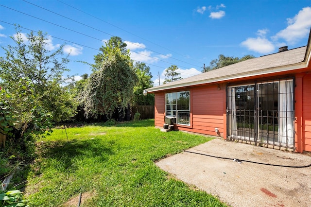 view of yard with a patio area